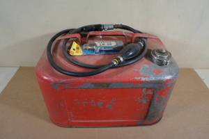 lot 269 image: Metal Boat Motor Gas Tank - Mercury