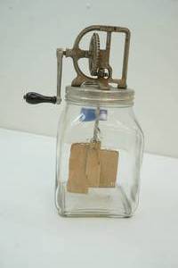 lot 6 image: vintage Dazey Churn