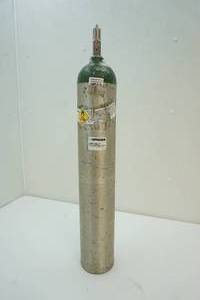 lot 10 image: medical grade oxygen tank
