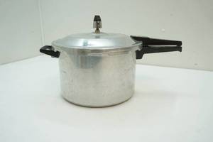 lot 20 image: pressure cooker