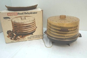lot 45 image: Waring food dehydrator