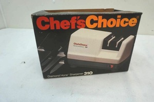 lot 67 image: Chefs Choice diamond hone sharpener