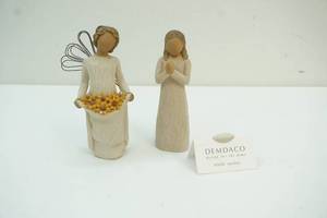 lot 89 image: Willow Tree figurines