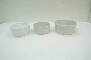 lot 127 image: casserole dishes