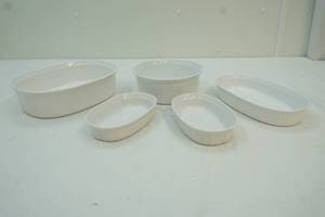 lot 128 image: Corningware casserole dishes