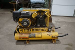 lot 147 image: COMMERCIAL AIR COMPRESSOR