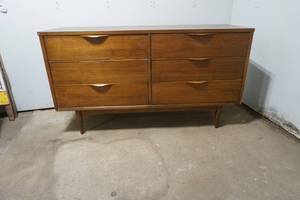 lot 150 image: chest of drawers