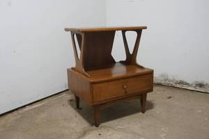 lot 167 image: end table