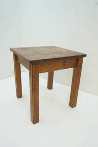 lot 175 image: table