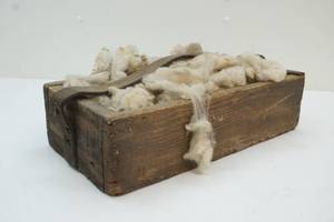 lot 179 image: antique wood box
