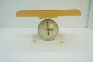 lot 193 image: baby scale