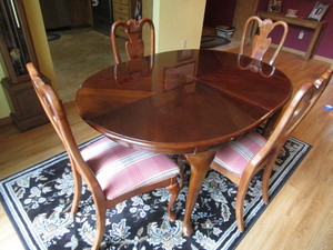 Dining Table & Chairs