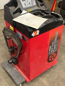 lot 3 image: Model WB24 Wheel Balancer