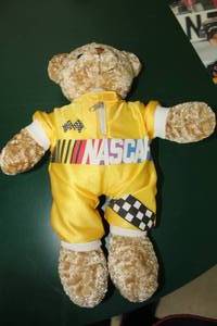 lot 980 image: 14 NASCAR Bear