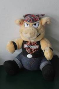 lot 982 image: 10 Harley Davidson Pig