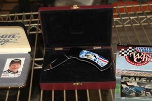 lot 967 image: American Eagle Folding Knife (in original packaging) with Case