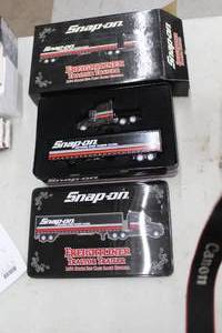 lot 863 image: Snap-on Freightliner Tractor Trailer 164-Scale Diecast Bank Replica