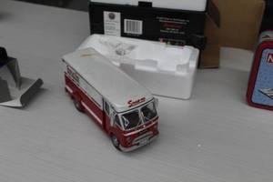 lot 895 image: Snap-on 1961 Divco Step Van 134-Scale Diecast Adult Collectible