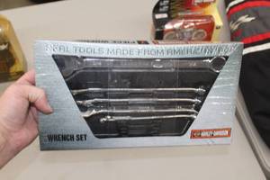 lot 947 image: Harley-Davidson Wrench Set 7-piece (in original packaging)