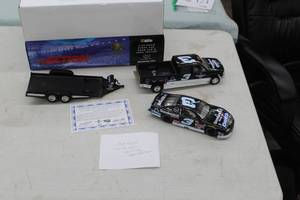 lot 986 image: Dale Earnhardt #3 Goodwrench  Oreo 1 of 2508 Limited Edition Diecast Metal Adult Collectible  by  Action Collectibles