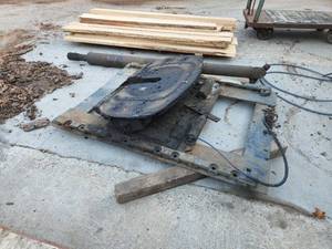 Semi Trailer Hitch