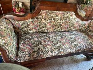 lot 1 image: Wow Beautiful Vintage Floral Tapestry Couch With Wood Carved Lion Feet