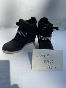 lot 3 image: Exhilaration Black Suede Wedge Heel Tennis Shoes Size 9