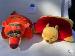 lot 79 image: Disney Pet Pillows-Pooh & Tigar