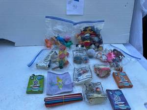 lot 90 image: Childrens Toys