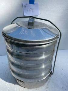 lot 109 image: Vintage 5-Piece Tin food Carrier With Cover. Camping