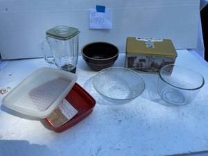 lot 112 image: Glass Upper Part Only Of Blender, Tin, Mixing Bowls, Microwave Dish With Cover