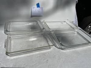lot 116 image: 4-Glass 9x12 Baking Sheets