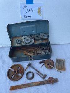 lot 136 image: Lot Of Vintage Gears For Art Or