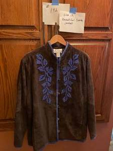 lot 142 image: Brown Suede Jacket With Violet Blue Trimmings Size 1X By Louis DellOlio