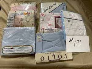 lot 171 image: NEW Twin Flat Sheets 7 Count-Blue, Pink & Flowered