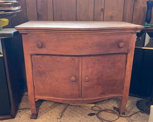 lot 103 image: Antique Cabinet