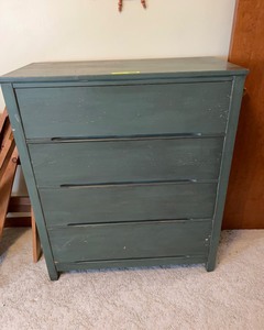lot 117 image: Dresser