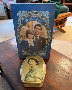 lot 100 image: Metal Tins