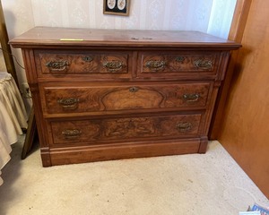 lot 124 image: Vintage Dresser