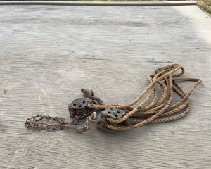 lot 77 image: Hoist