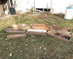 lot 81 image: Feeder Boxes