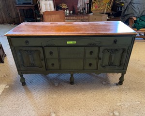lot 95 image: Buffet Cabinet