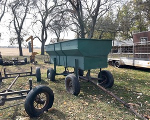 lot 42 image: Grain Wagon