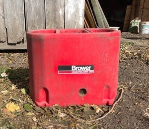 lot 5 image: Heated Waterer