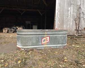 lot 11 image: Livestock Water Tank