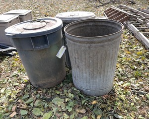 lot 10 image: Trash Cans