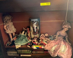 lot 172 image: Assorted Dolls