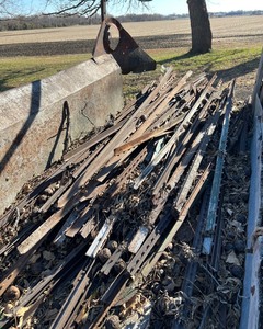 lot 22X image: Steel T Posts