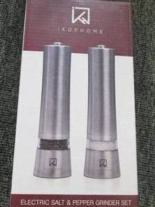lot 437 image: new electric salt and pepper grinde...