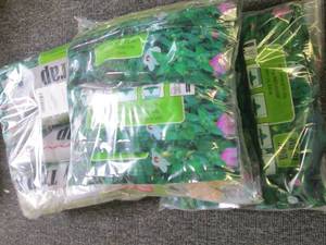 lot 455 image: 3 bags of 4 new ranch fly traps ...